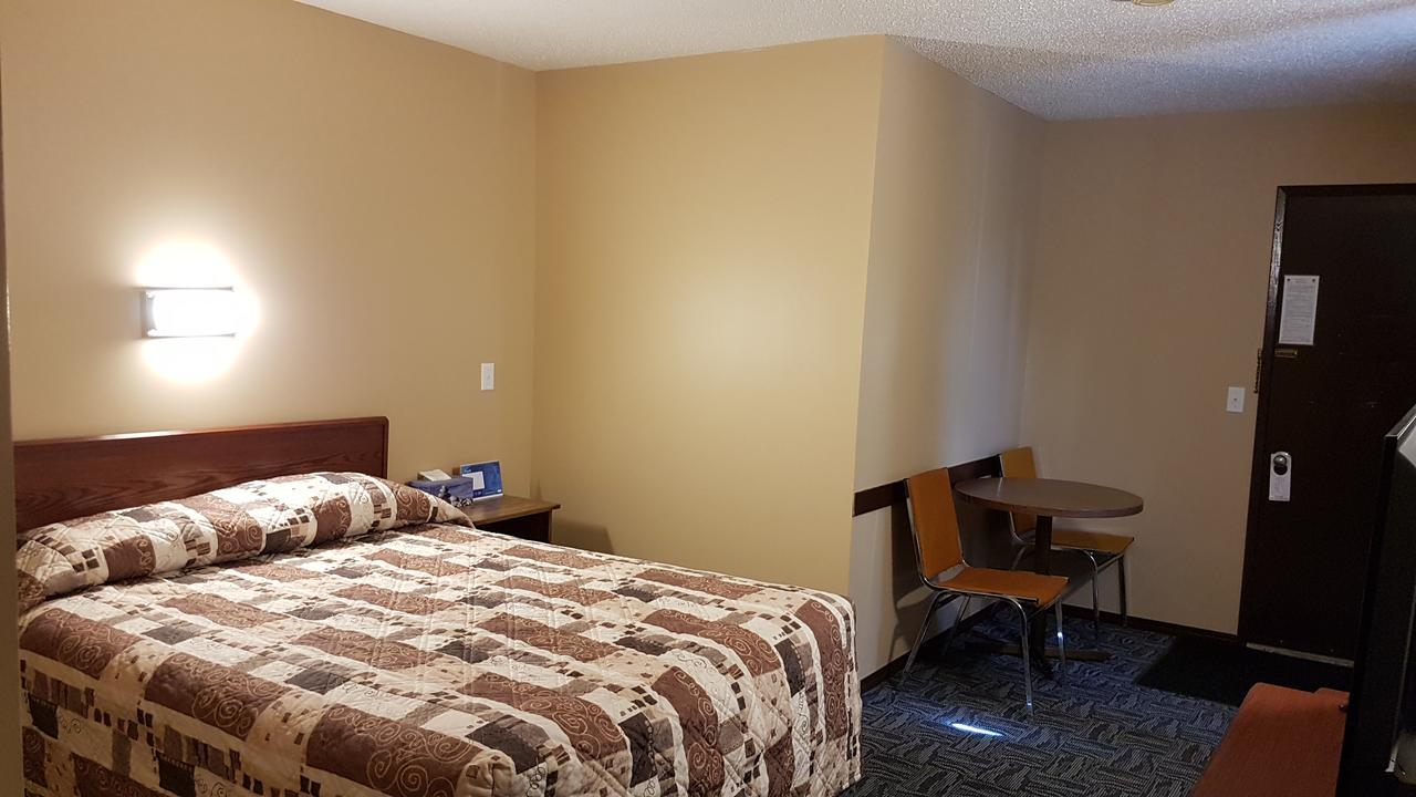 Golden West Motor Inn Carstairs Kültér fotó